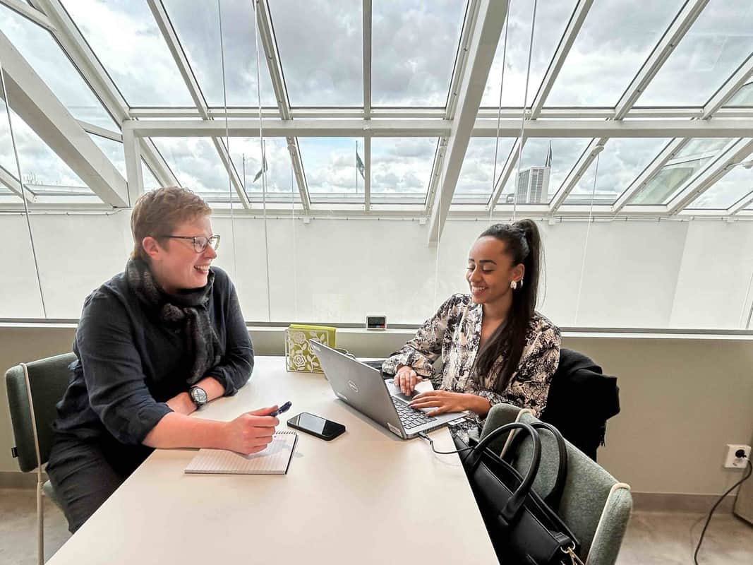 Olivia Karlsson och Mariette Grattbeck 