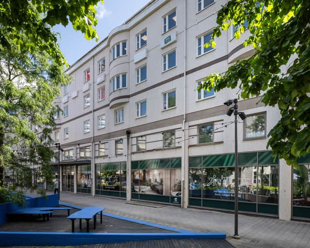 Exteriörbild av huvudkontorets fastighet.