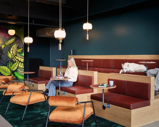 Miljöbild från lobbyn.