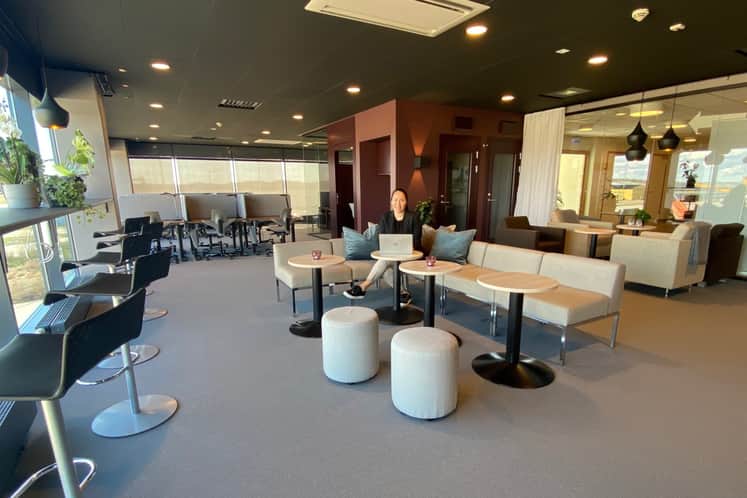 Interiörbild av kontorsmiljö.