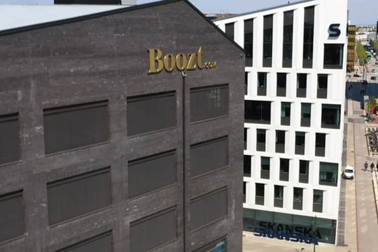 Exteriörbild av fastighet med Boozts logga.