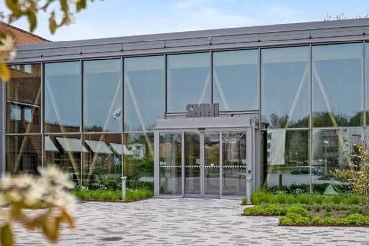 Entrén till fastigheten.