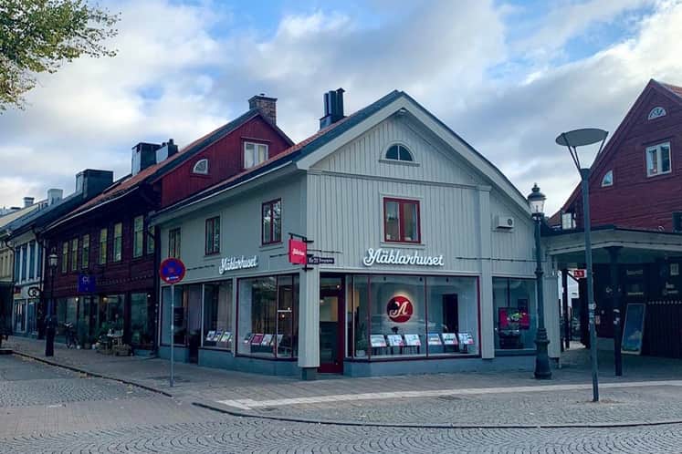 Exteriörbild på Mäklarhuset.