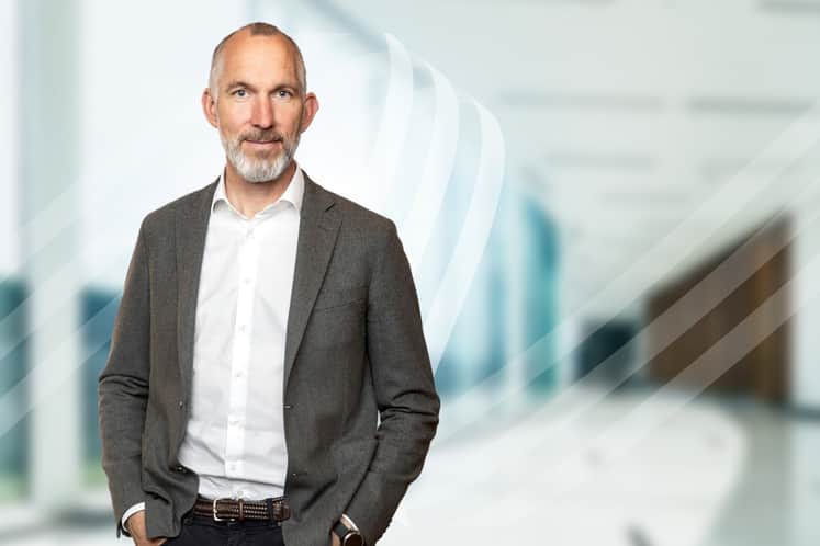 Bild över Viktor Sandberg i kontorsmiljö