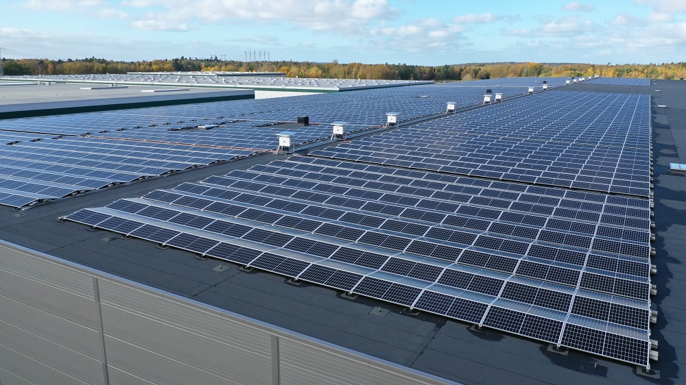 N&auml;rbild p&aring; solpaneler.