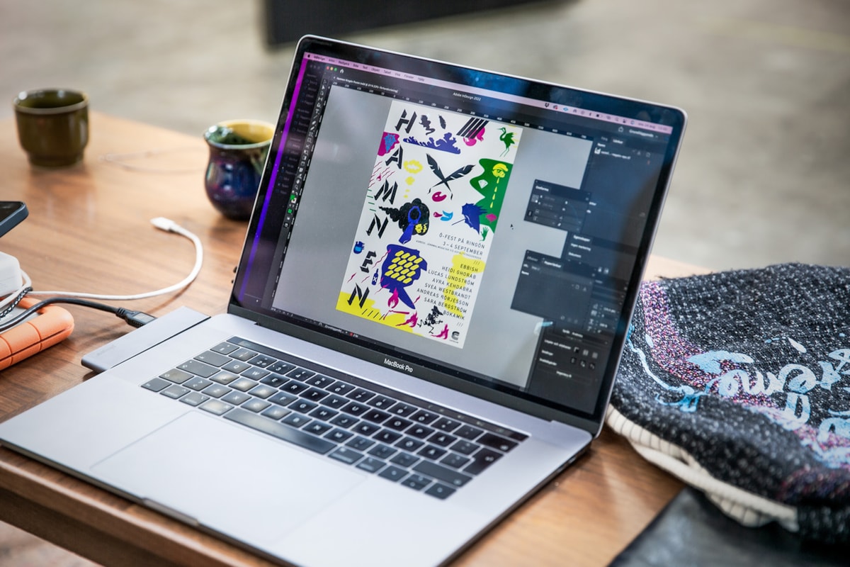 N&auml;rbild av laptop.