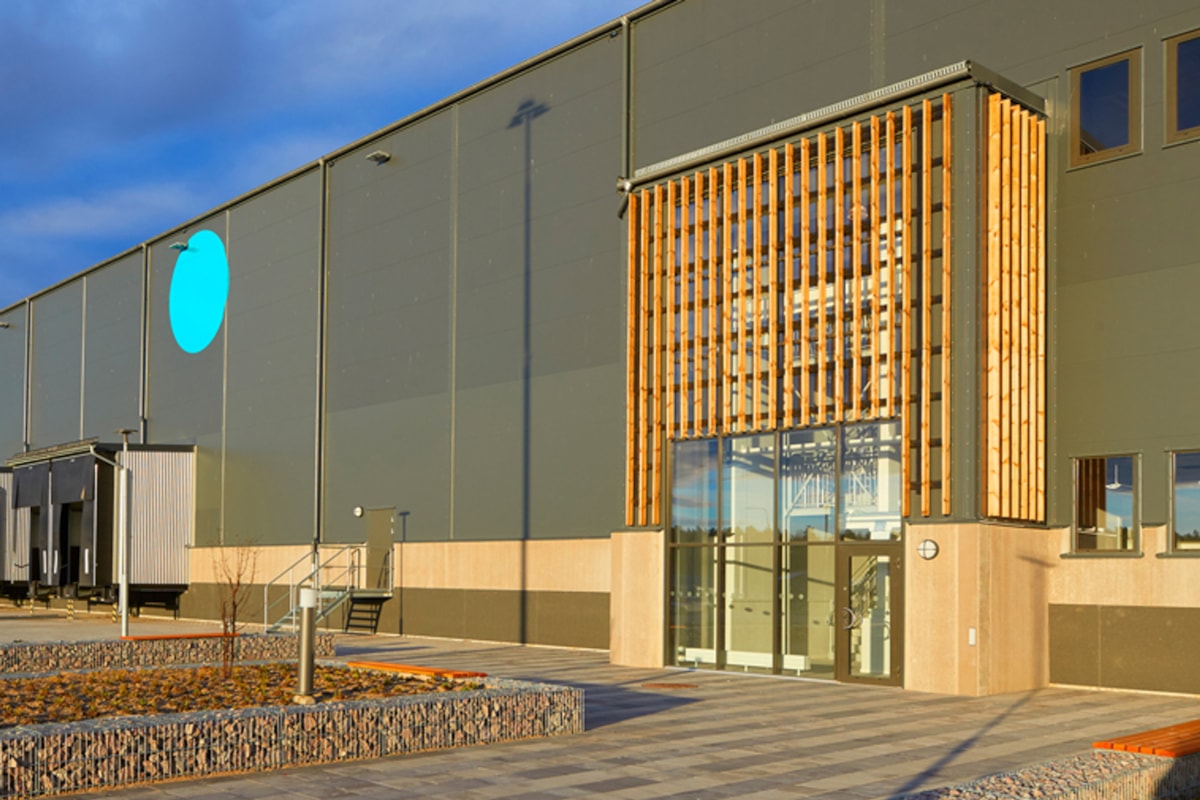 Entr&eacute; med tr&auml;detaljer.